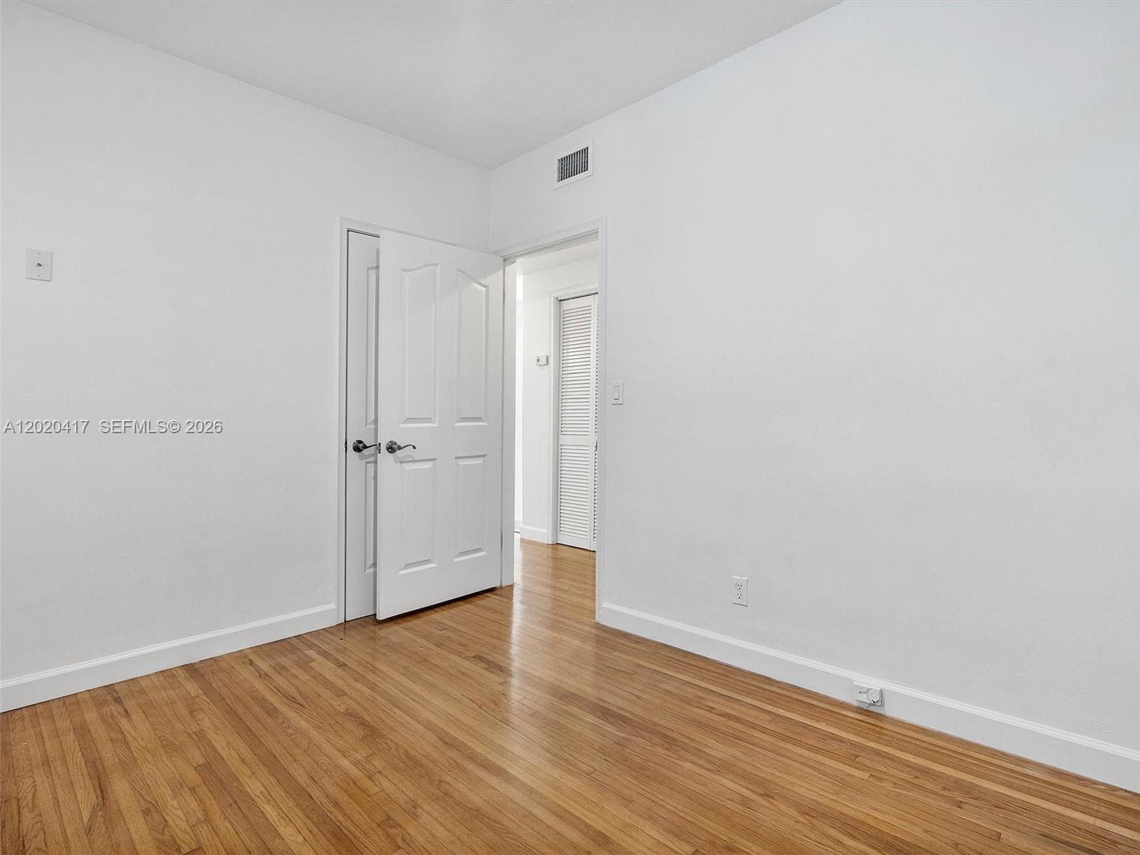 731 Sistina AV photo 33