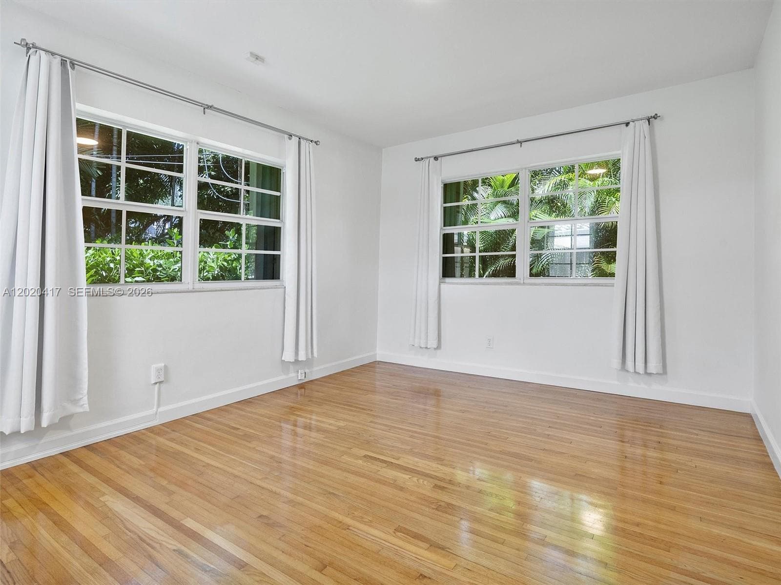731 Sistina AV photo 50