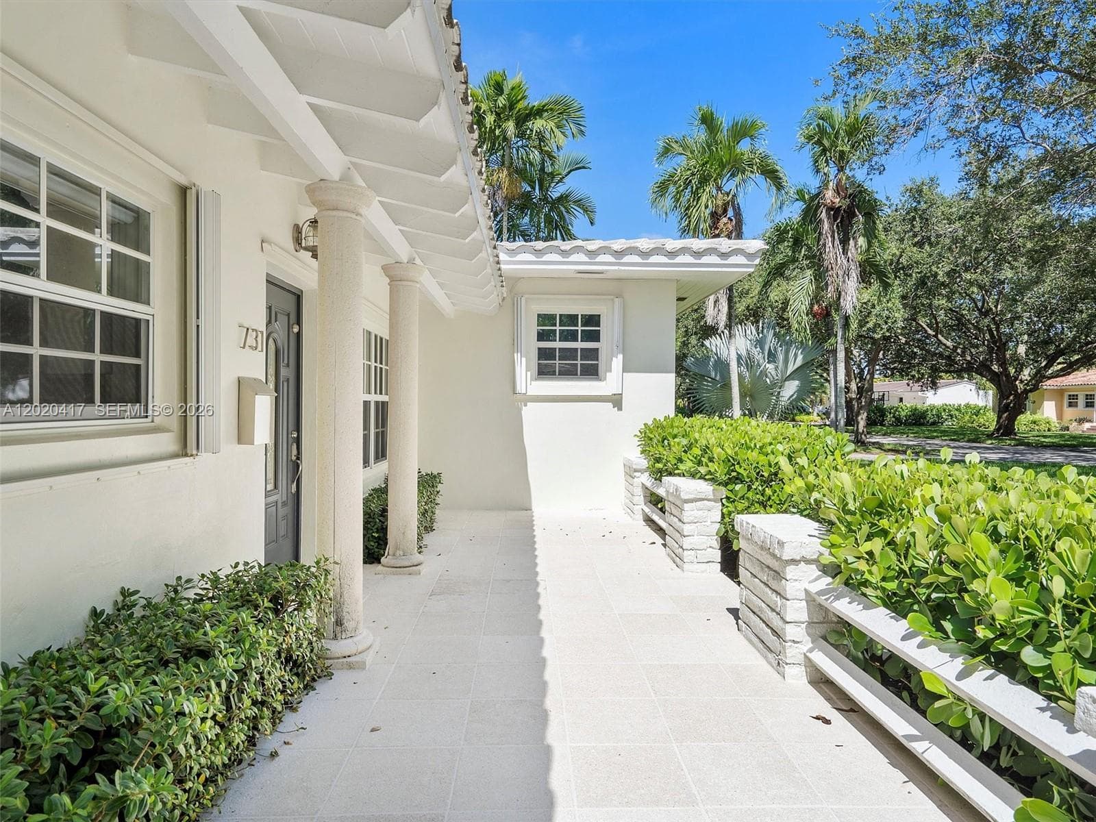 731 Sistina AV photo 37
