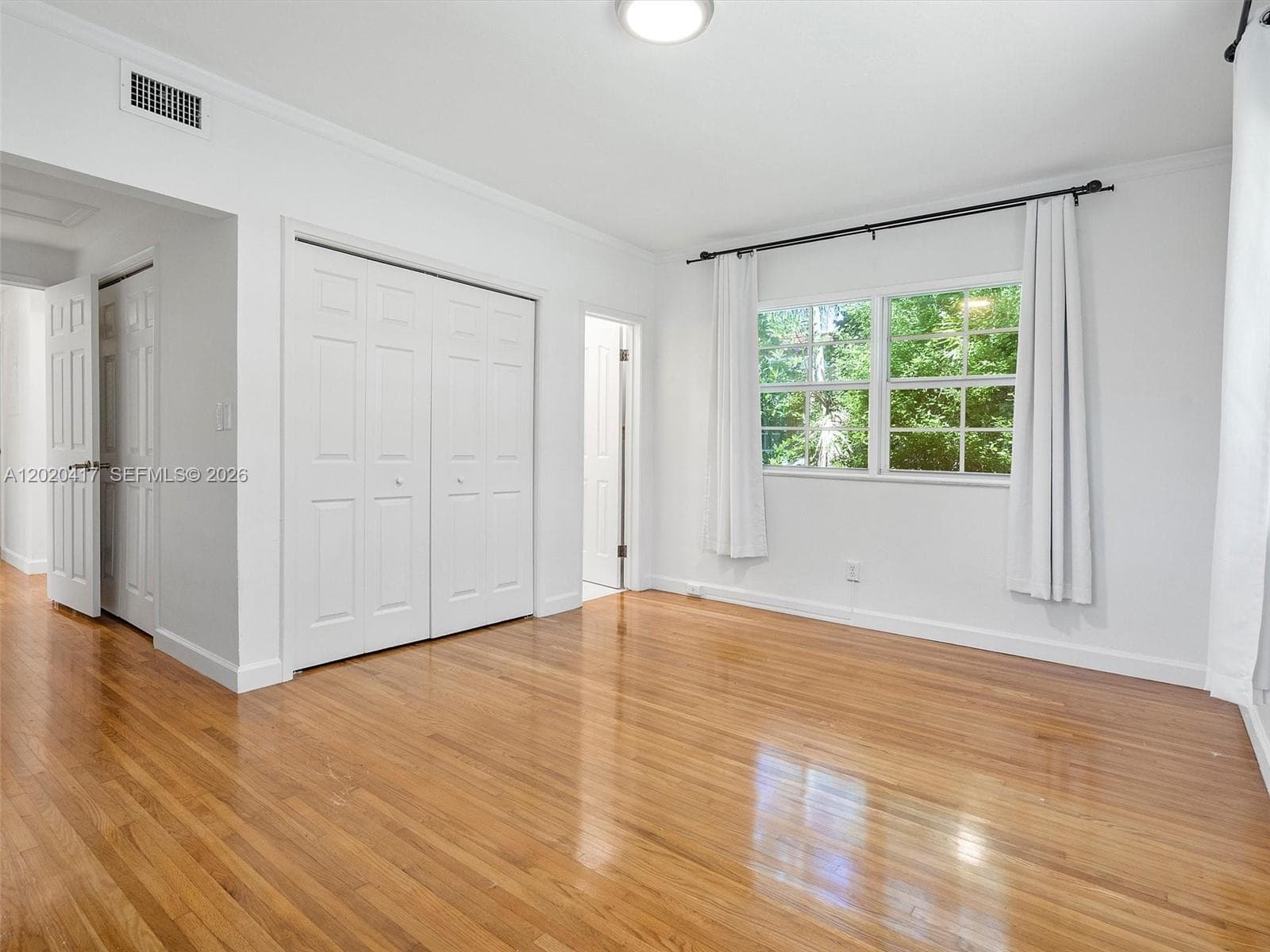 731 Sistina AV photo 31