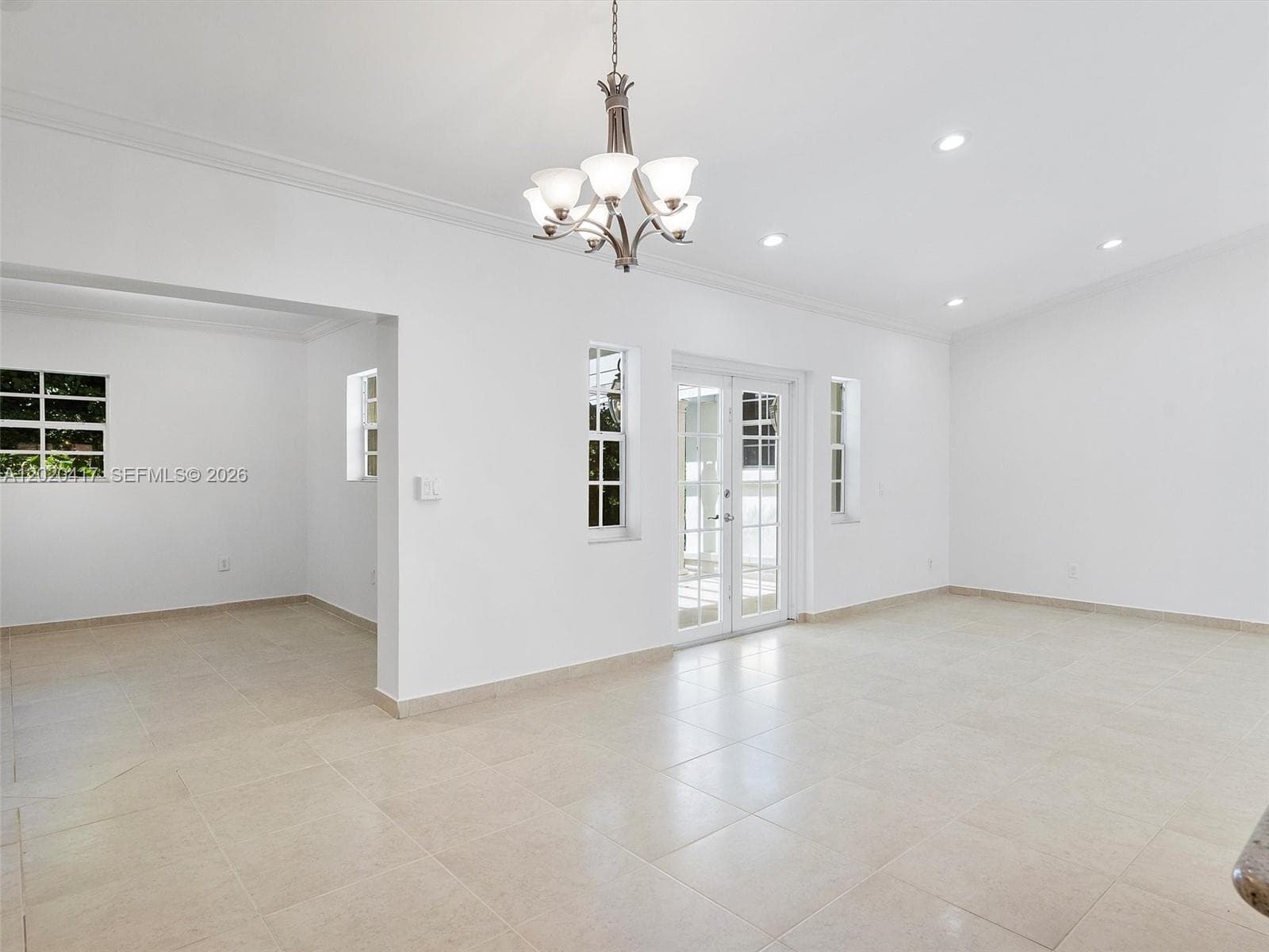 731 Sistina AV photo 4
