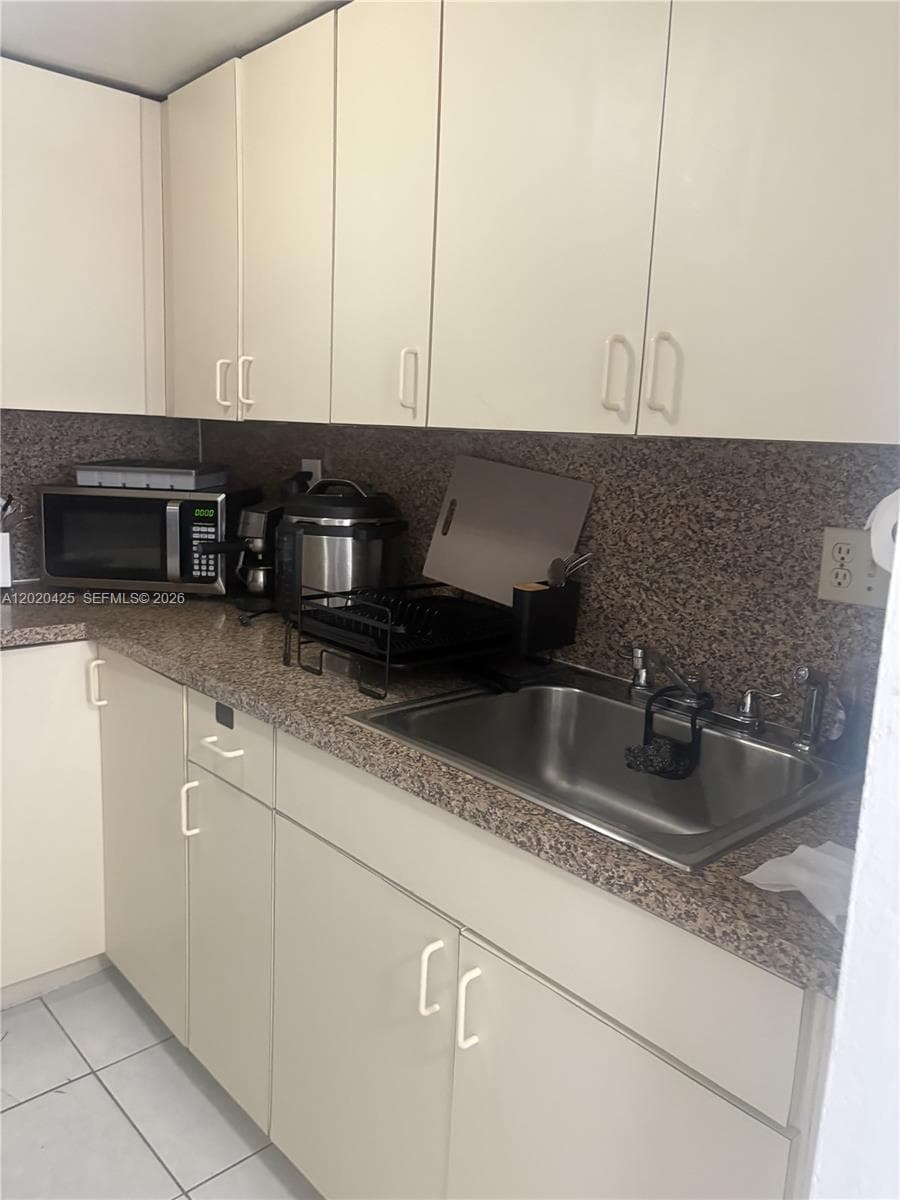 Westland Manors East · #403 in Hialeah - Photo 20