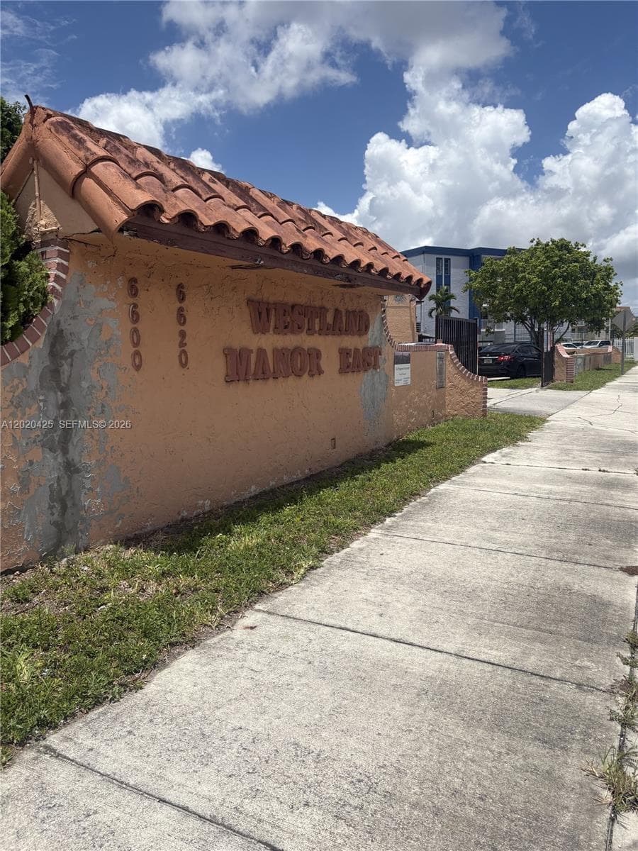 Westland Manors East · #403 in Hialeah - Photo 14