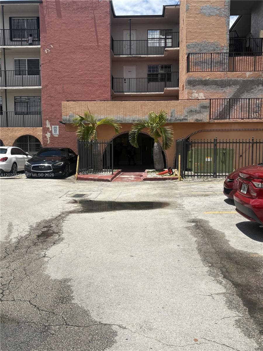 Westland Manors East · #403 in Hialeah - Photo 15