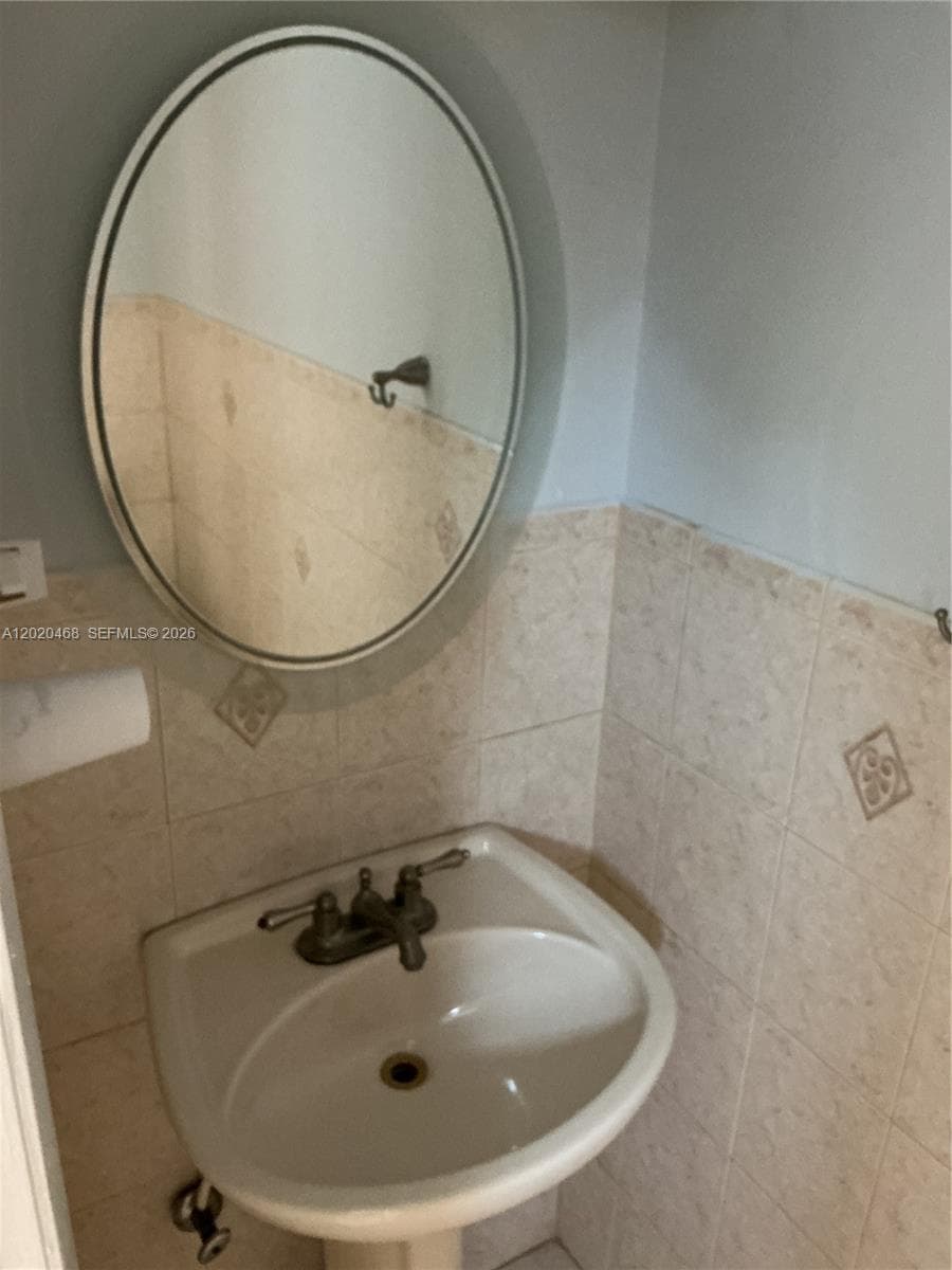 Blue Lake · #60 in Pompano Beach - Photo 14