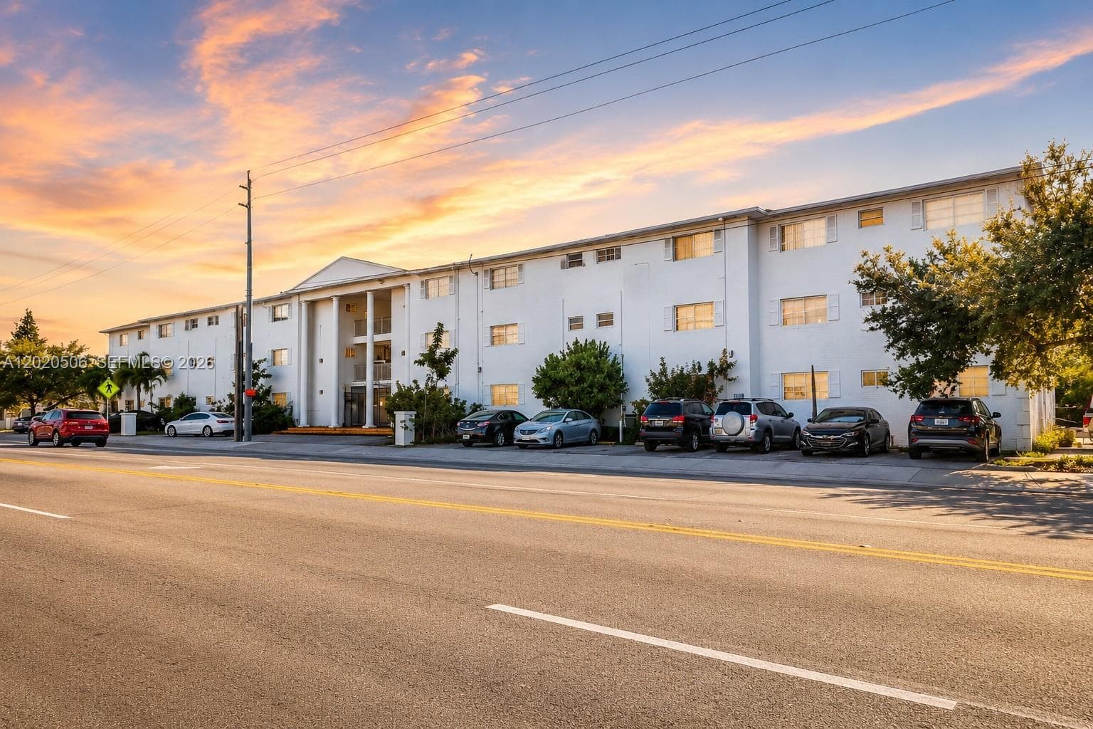 THE WHITE HOUSE CONDO · #106 in North Miami - Photo 4