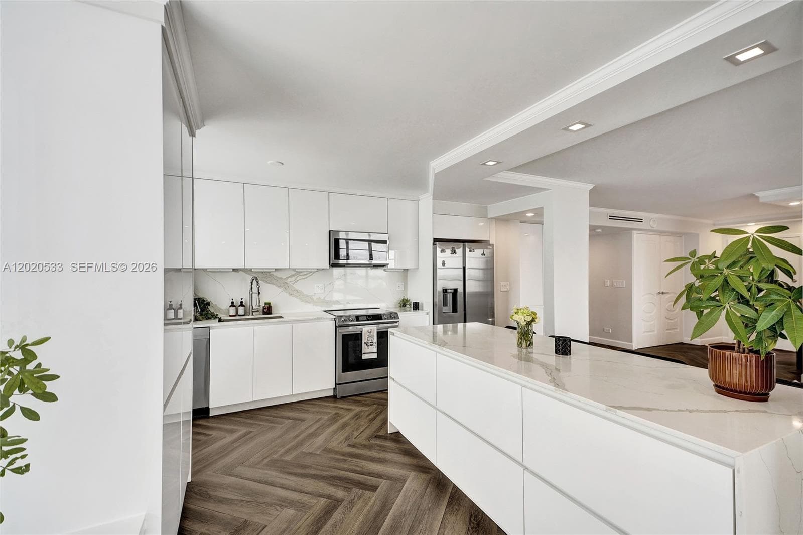 WINSTON TOWER 300 · #2112 in Sunny Isles Beach - Photo 3