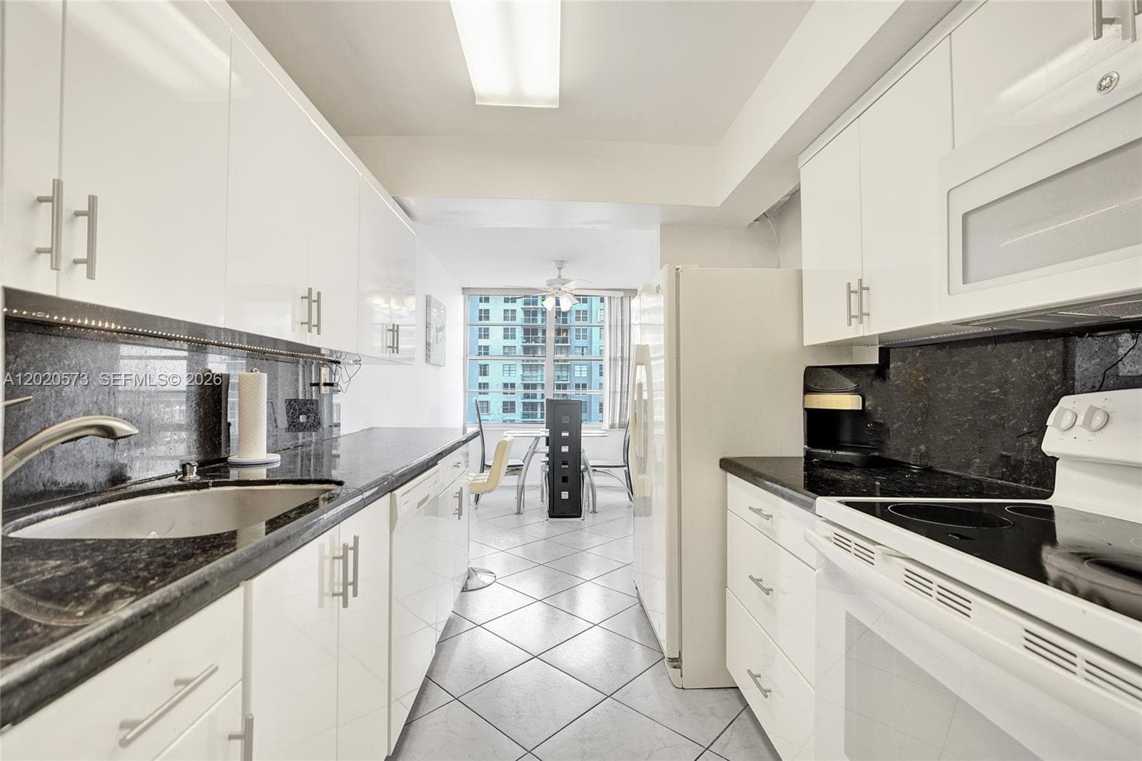 WINSTON TOWERS 400 · #1611 in Sunny Isles Beach - Photo 7