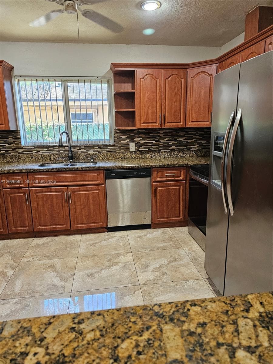 15851 NW 37th Ct photo 5