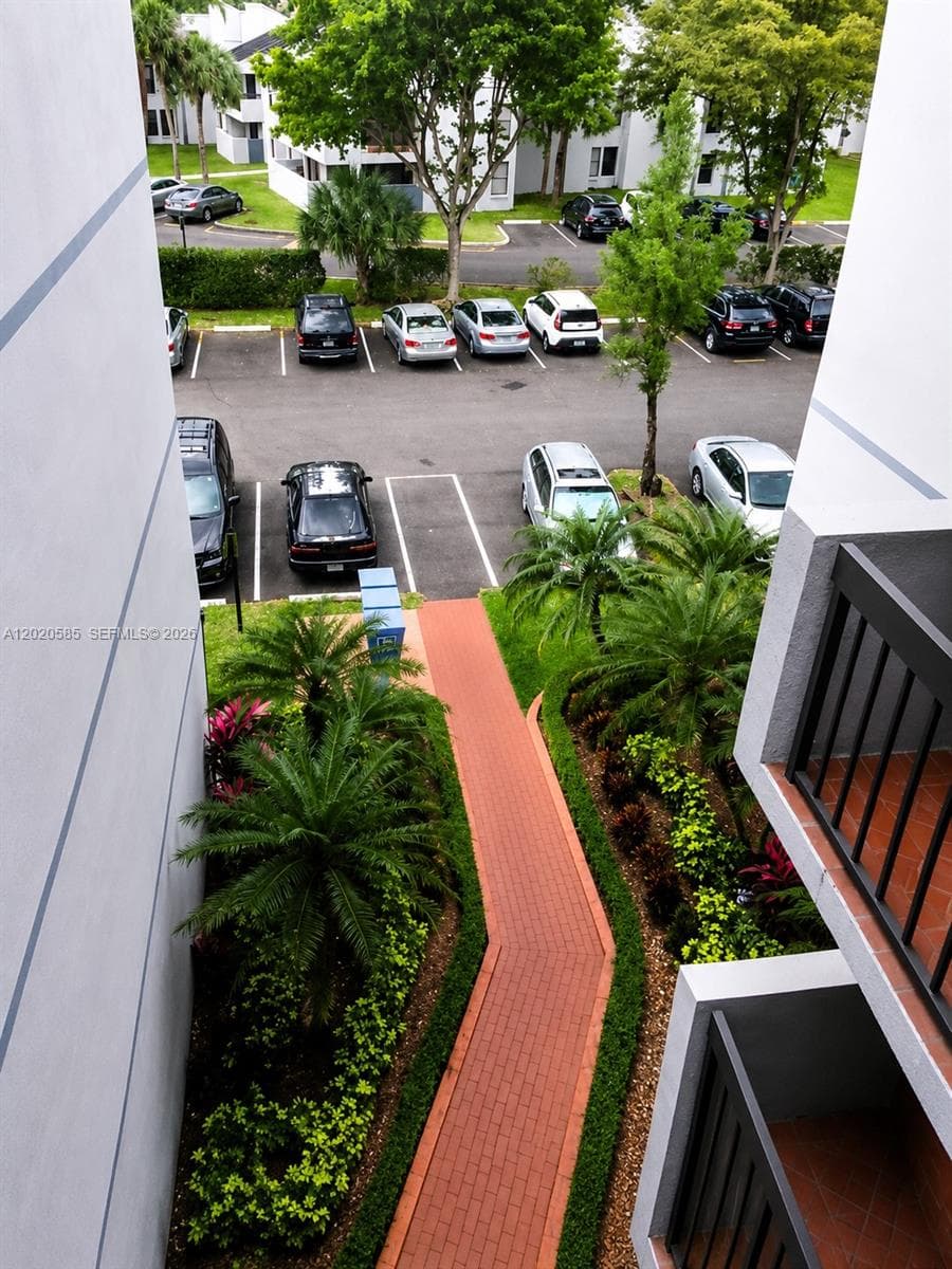 Calusa Village Club · #406-CS in Kendall - Photo 6