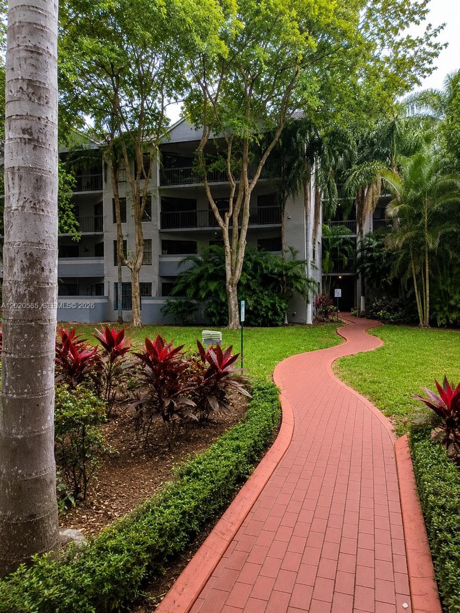 Calusa Village Club · #406-CS in Kendall - Photo 7