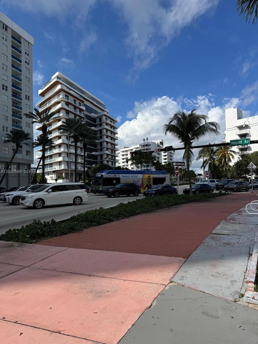 HOLIDAY TOWERS · #11 in Miami Beach - Photo 27