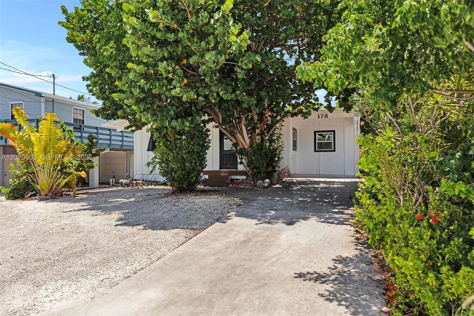 178 Coral Ave photo 2