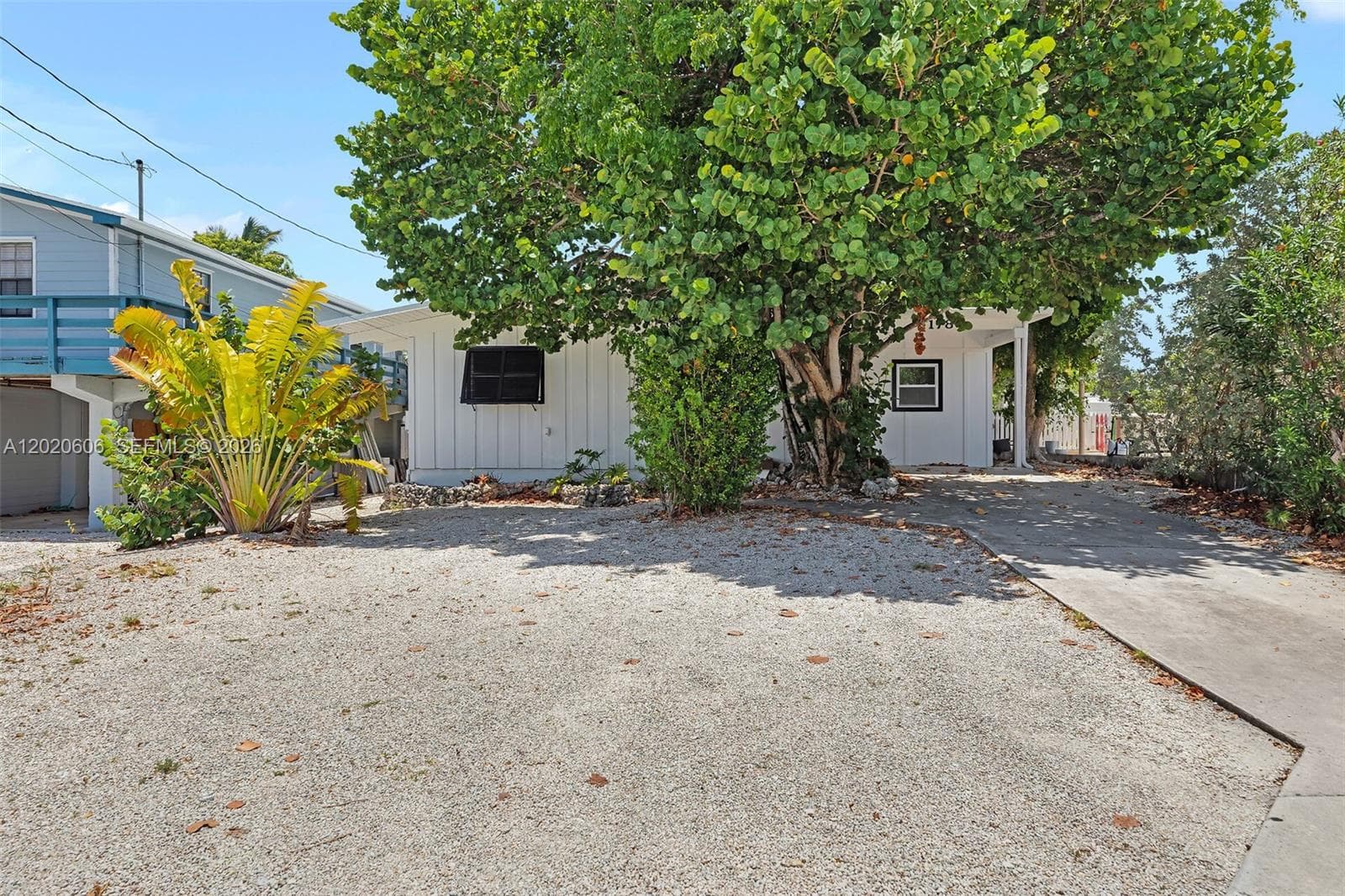 178 Coral Ave photo 3