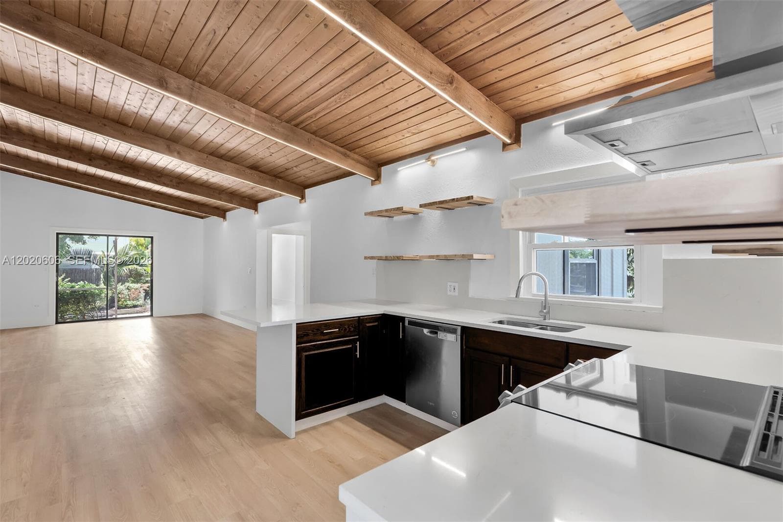 178 Coral Ave photo 1