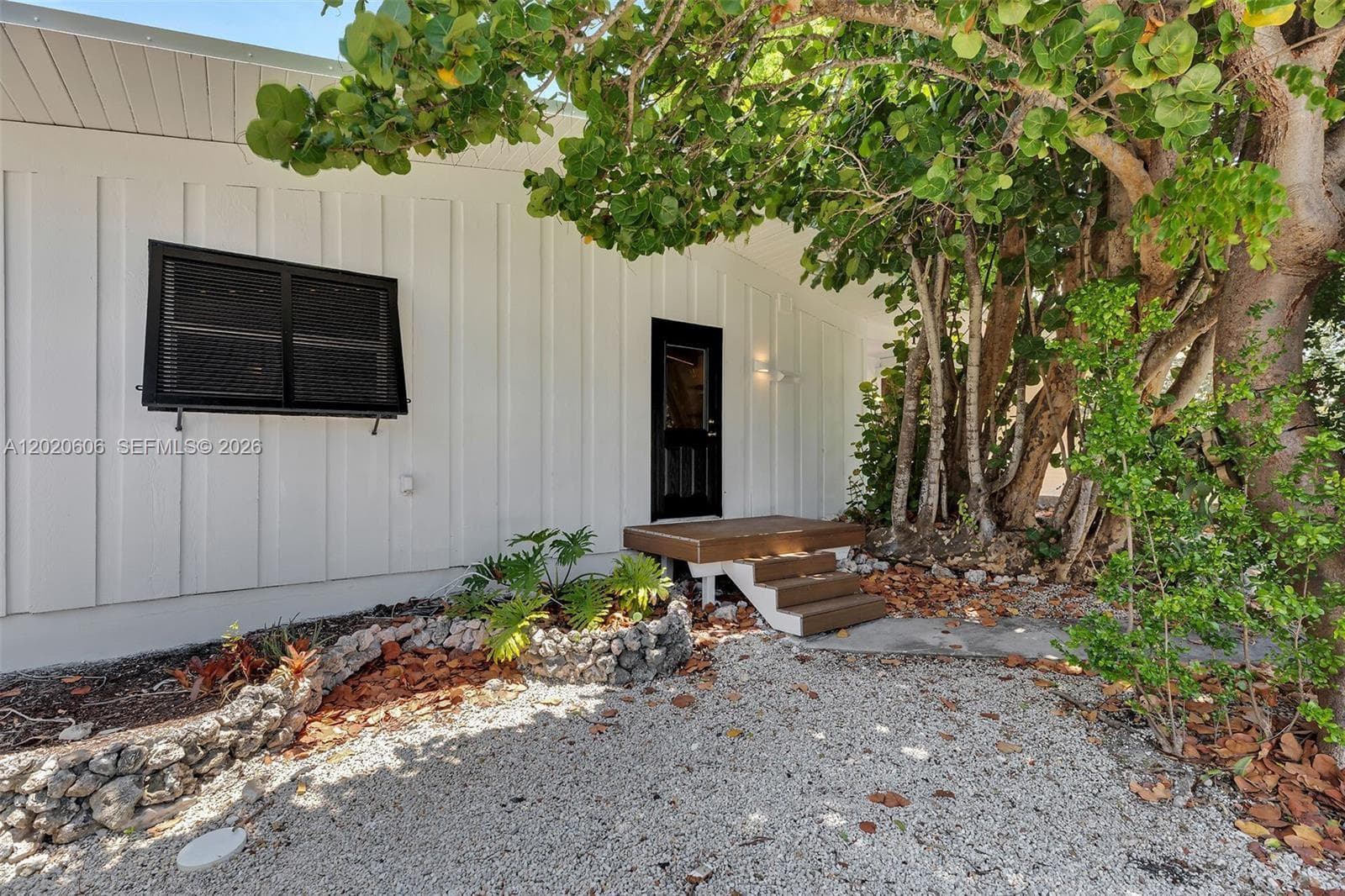 178 Coral Ave photo 5