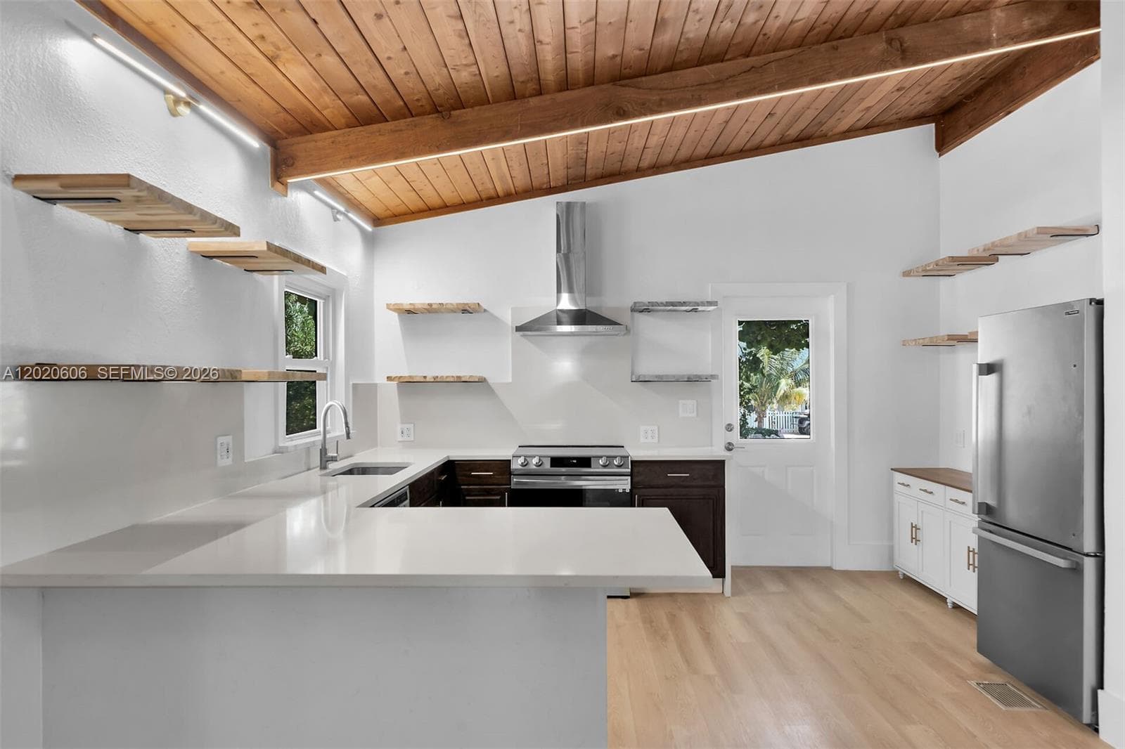 178 Coral Ave photo 8