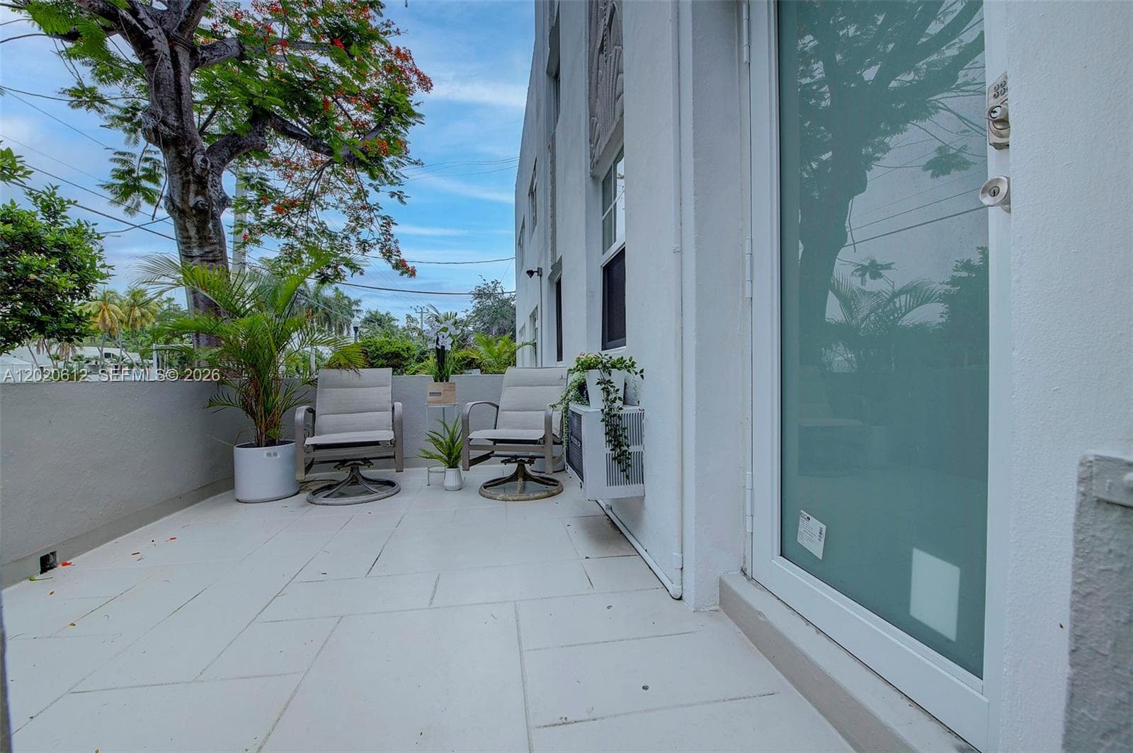 Private Patio w/ unit entrance