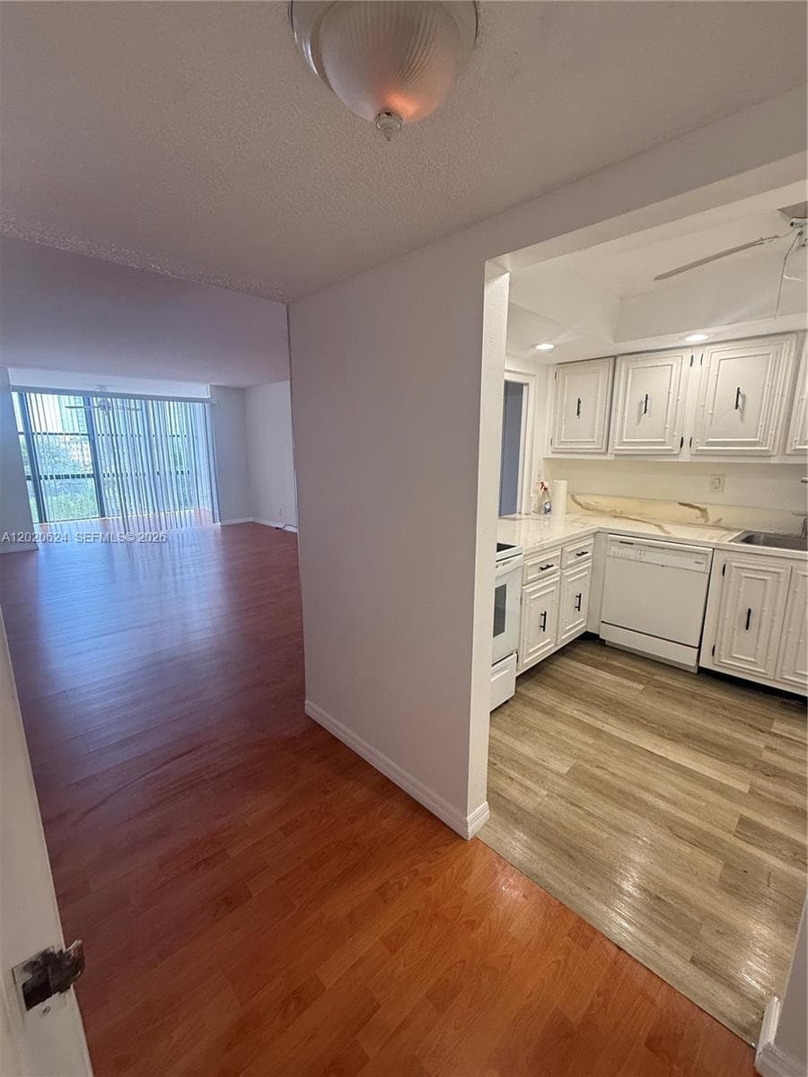 OCEANVIEW PARK CONDO · #406 in Hallandale Beach - Photo 4