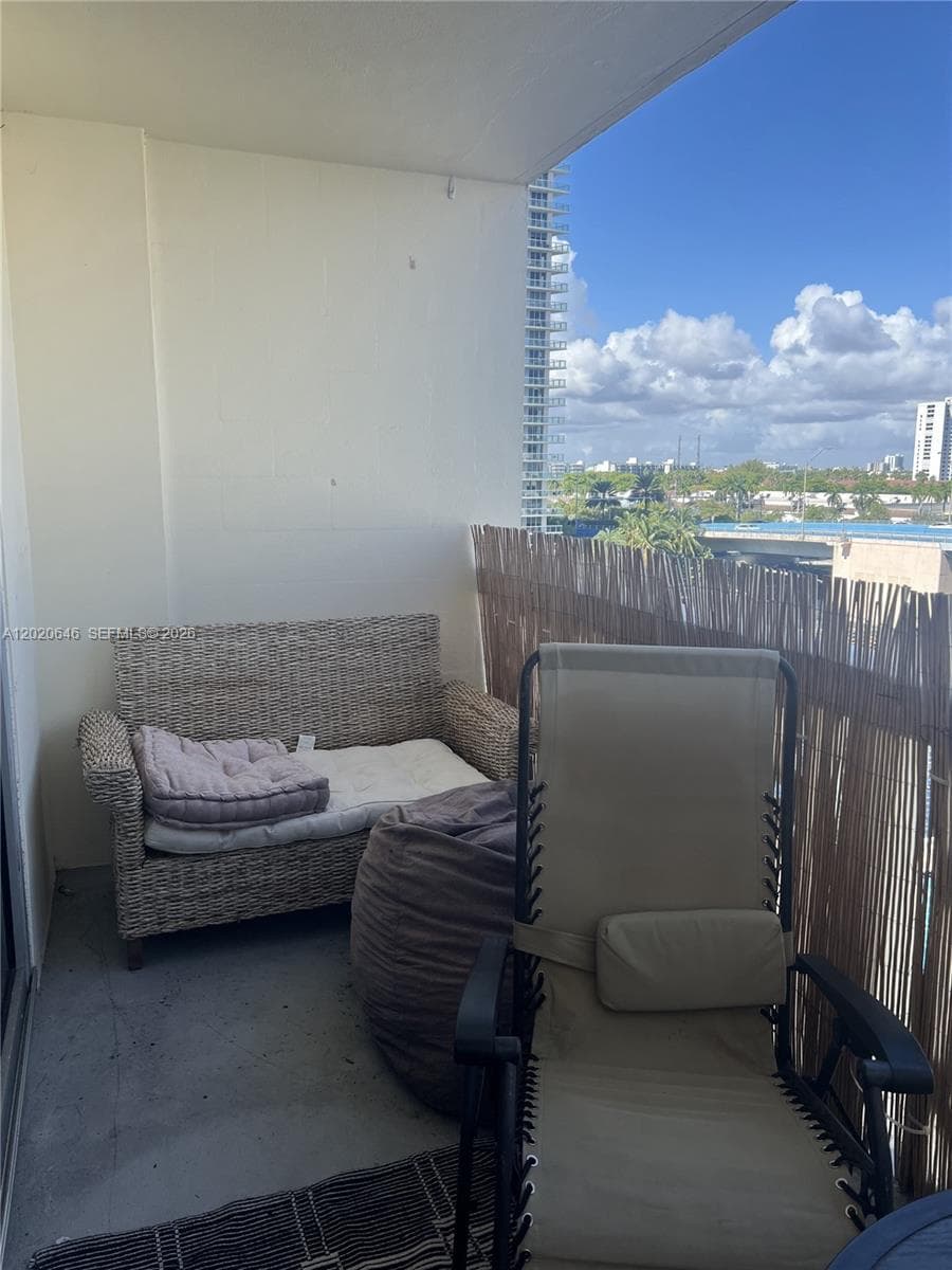 IMPERIAL TOWERS CONDO · #718 in Hallandale Beach - Photo 13