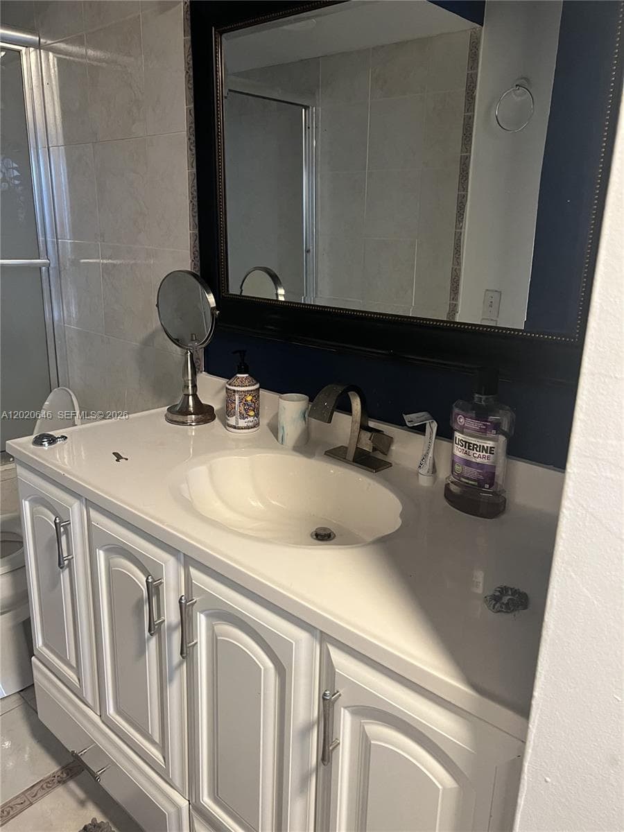 IMPERIAL TOWERS CONDO · #718 in Hallandale Beach - Photo 10