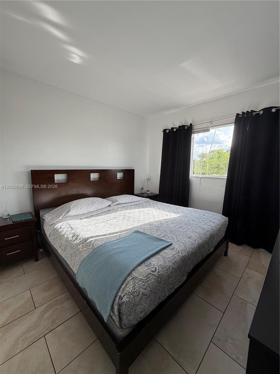 PARADISE BY THE SEA CONDO · #215 in Hallandale Beach - Photo 13