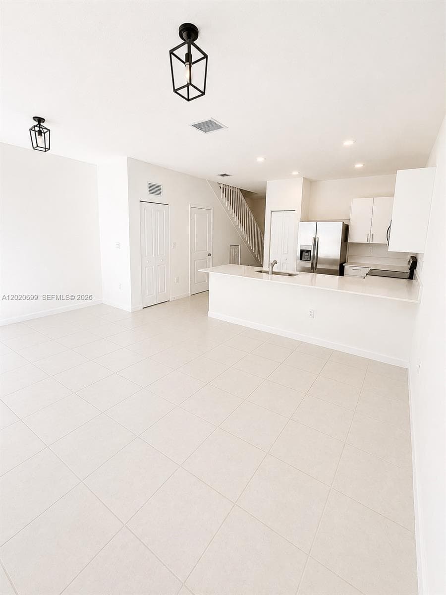 2840 SE 26th Ter photo 3