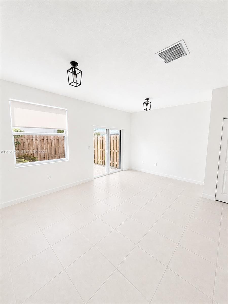 2840 SE 26th Ter photo 5