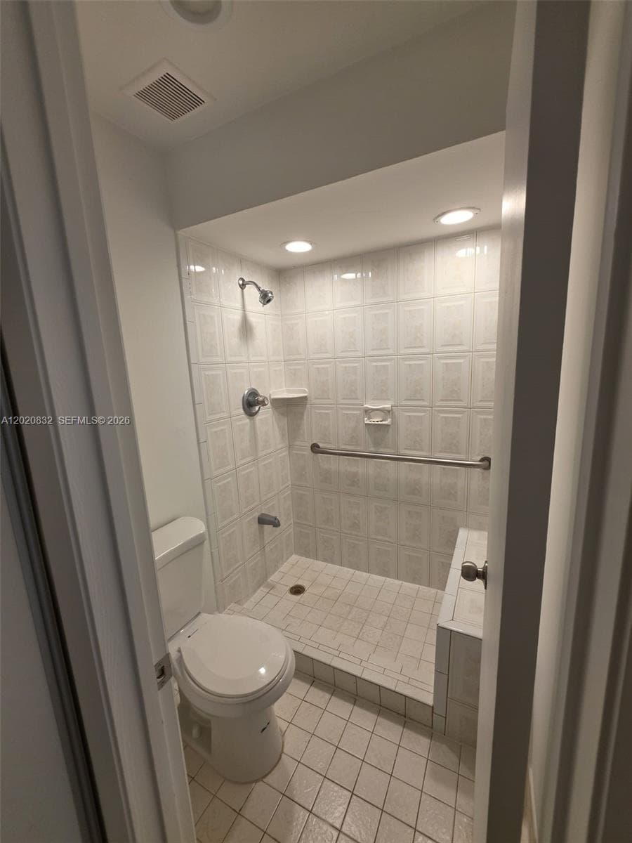 LAKES MEADOW VILG HOMES C · #54F in Miami - Photo 48
