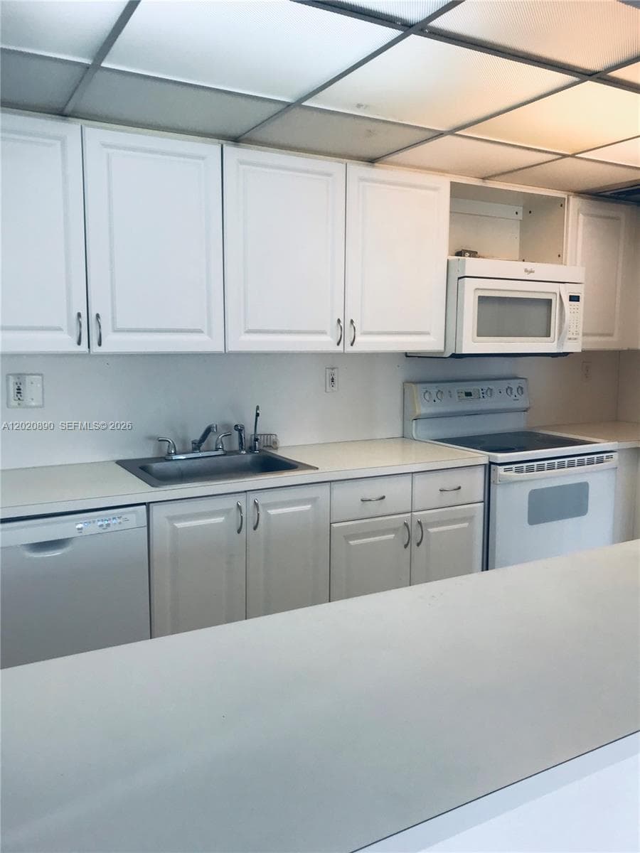 LAKEVIEW GARDENS · #B3006 in Hialeah - Photo 6
