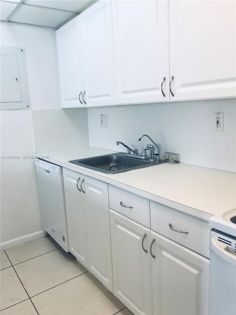 LAKEVIEW GARDENS · #B3006 in Hialeah - Photo 5