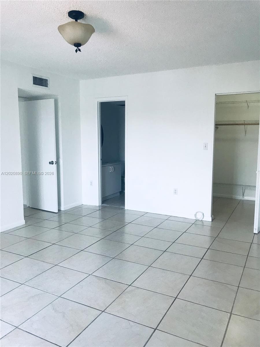 LAKEVIEW GARDENS · #B3006 in Hialeah - Photo 8