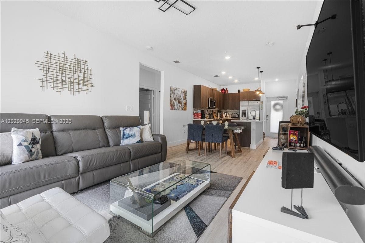 Urbana · #B-309 in Doral - Photo 12