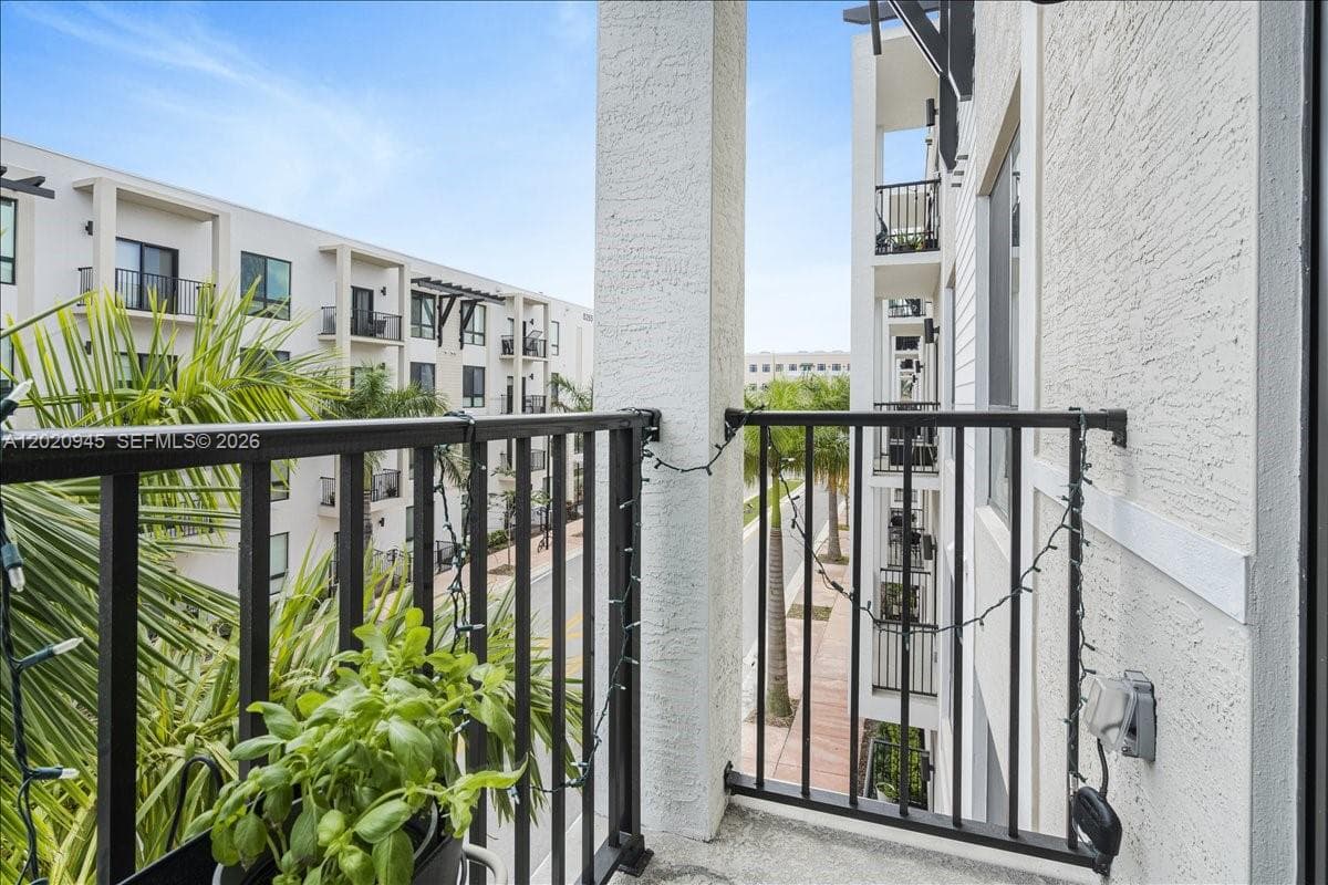 Urbana · #B-309 in Doral - Photo 32