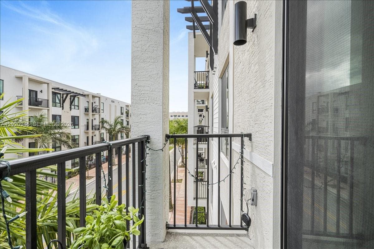 Urbana · #B-309 in Doral - Photo 14