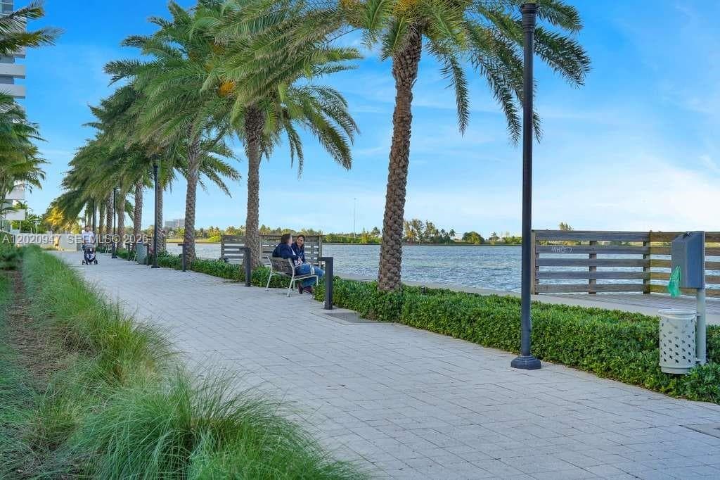 Moonbay of Miami · #1005 in Miami - Photo 18