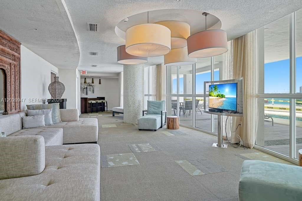 Moonbay of Miami · #1005 in Miami - Photo 15