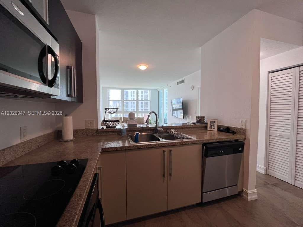 Moonbay of Miami · #1005 in Miami - Photo 8