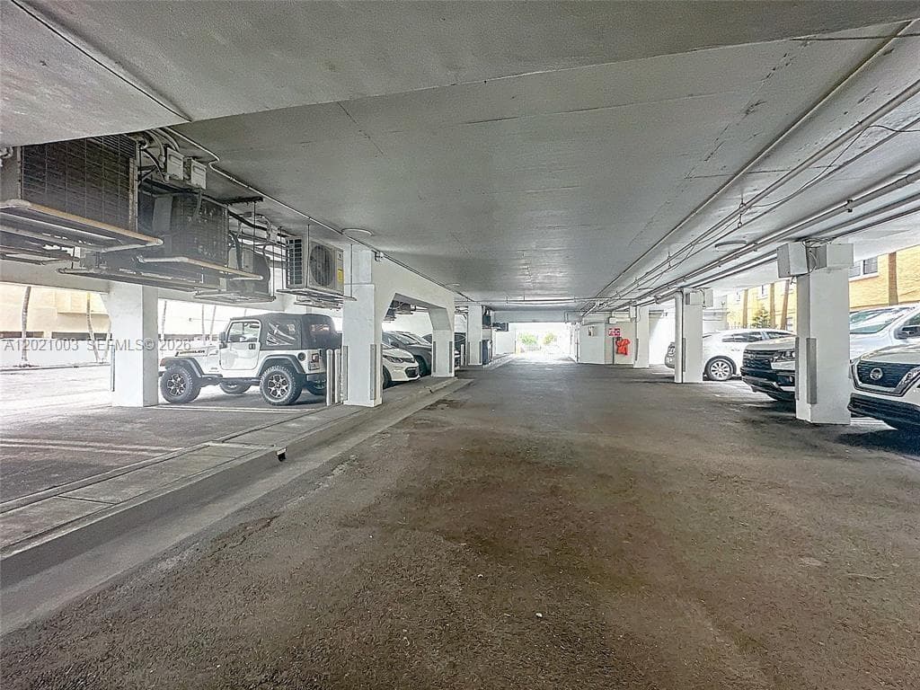 THE KNIGHTSBRIDGE · #705 in Miami Beach - Photo 24