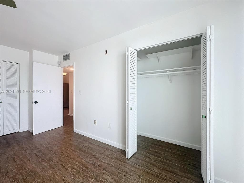 THE KNIGHTSBRIDGE · #705 in Miami Beach - Photo 10