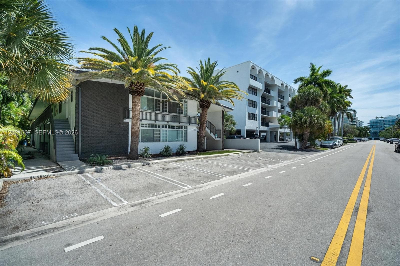 BLUE WAVES CONDO · #104 in Bay Harbor Islands - Photo 2