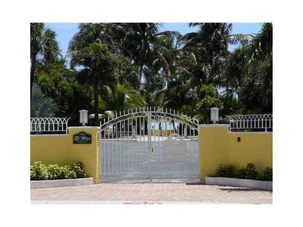Del Mar gate