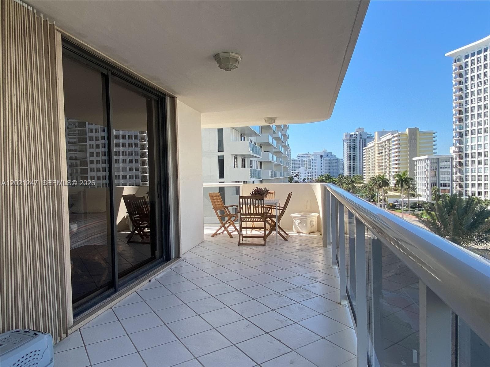 LEXCELLENCE CONDO · #703 in Miami Beach - Photo 12