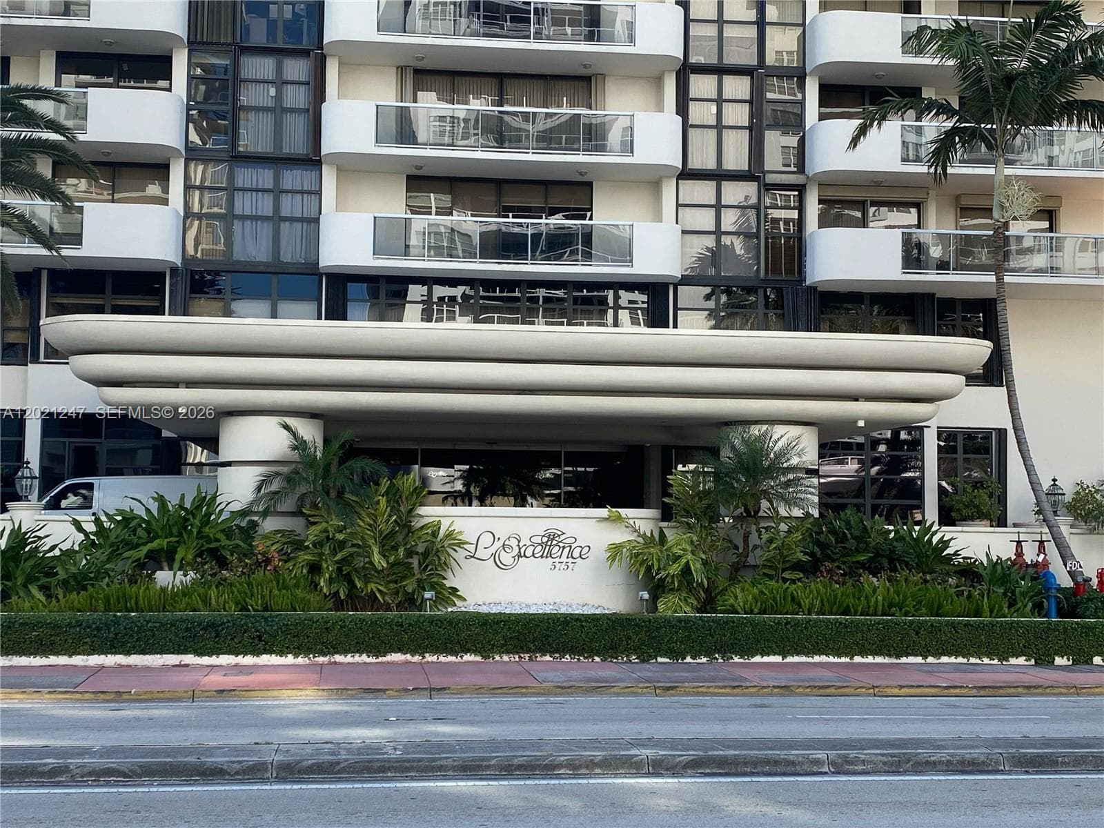 LEXCELLENCE CONDO · #703 in Miami Beach - Photo 18
