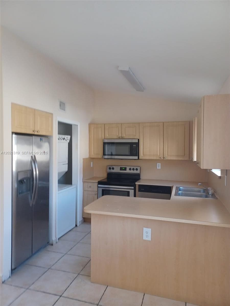 BELLEVIEW VILLAS CONDO 1 · #202 in Hialeah - Photo 4