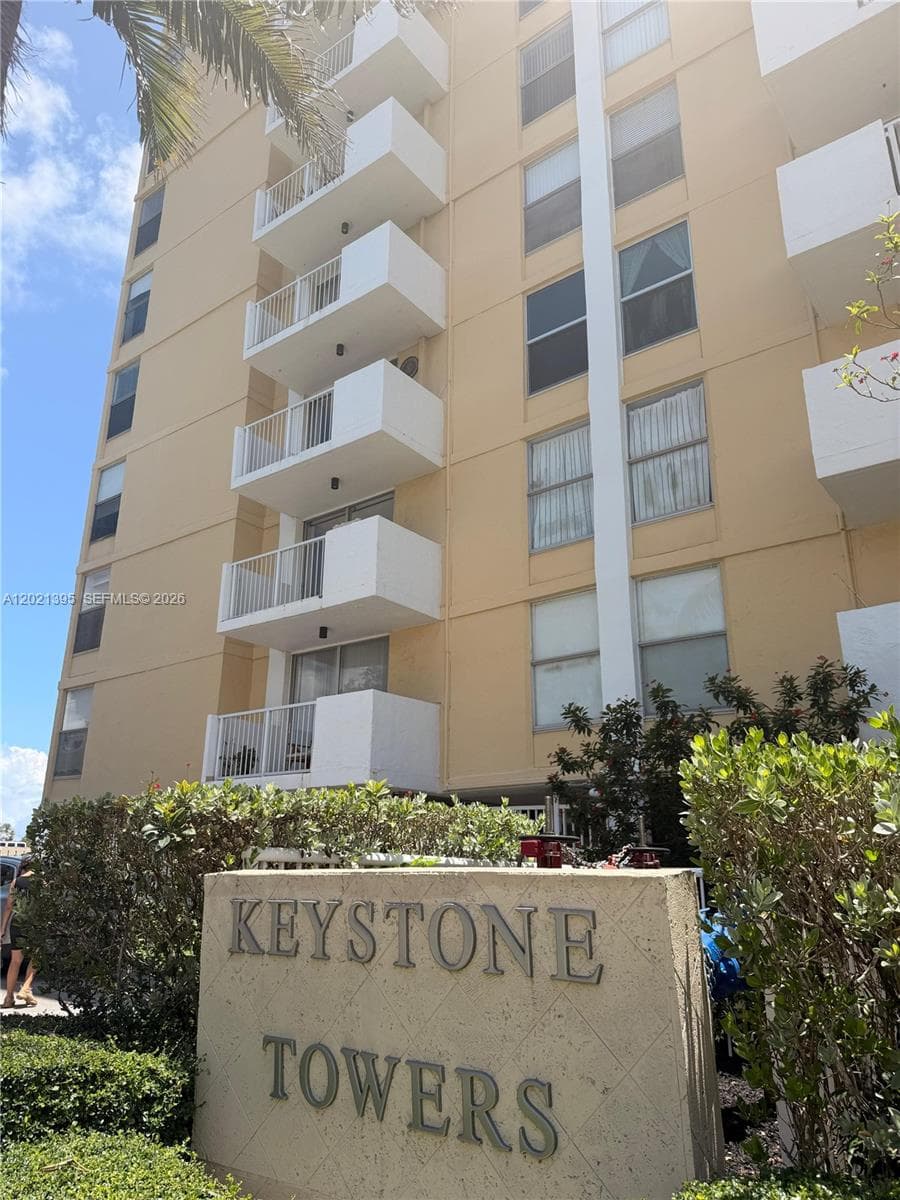 KEYSTONE TOWERS CONDO · #310 in North Miami - Photo 1