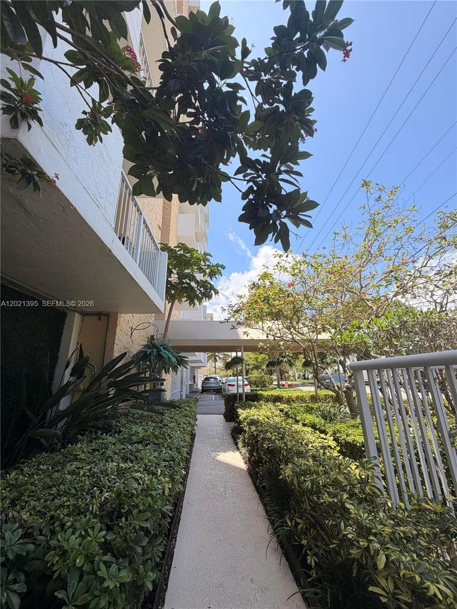 KEYSTONE TOWERS CONDO · #310 in North Miami - Photo 14