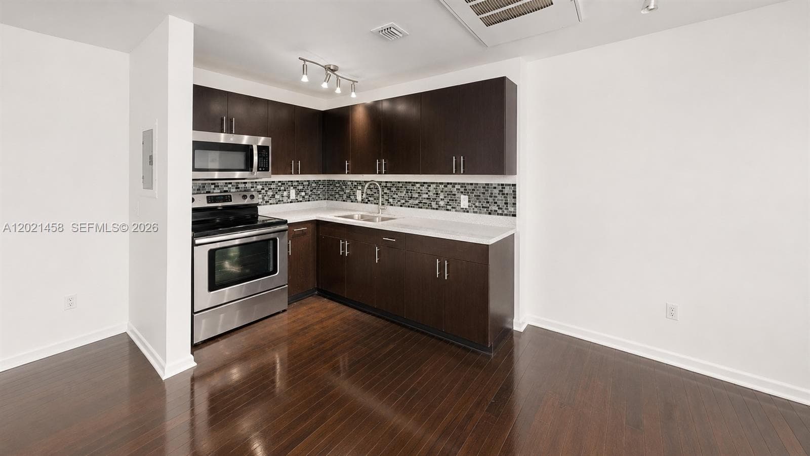 THE RUSKIN CONDO · #105 in Miami Beach - Photo 2