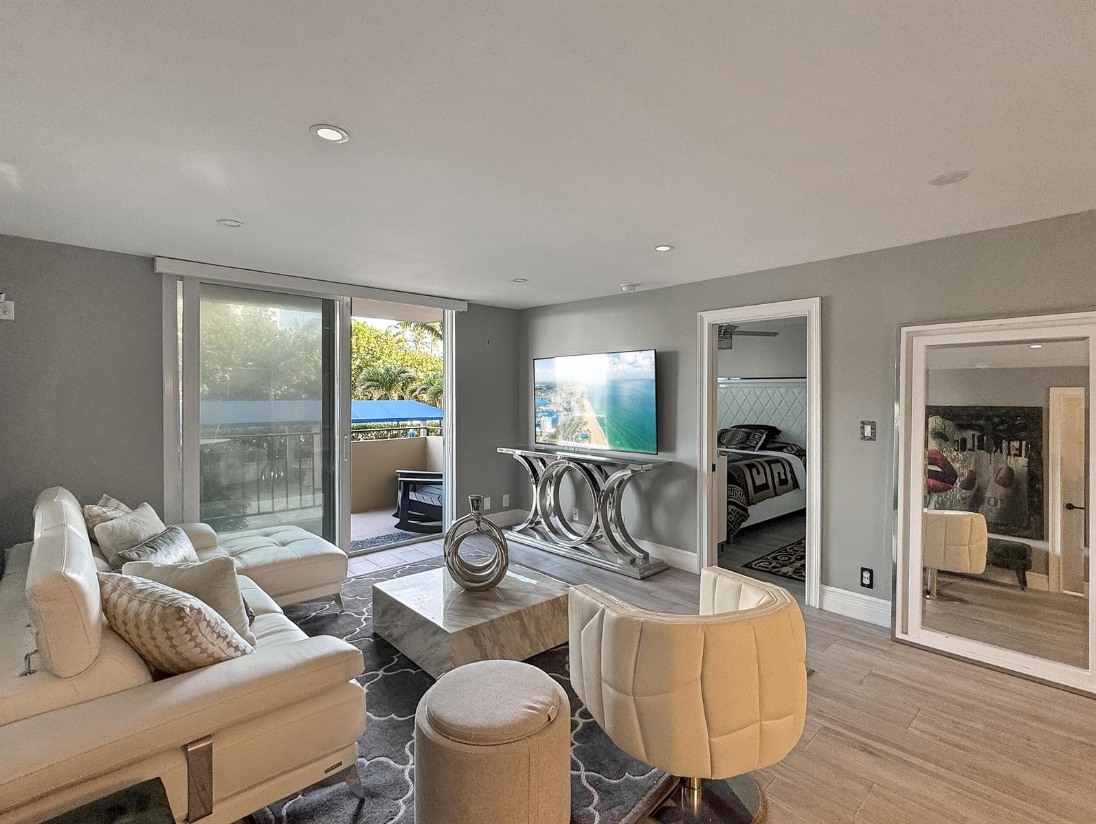 2000 S Ocean Blvd. Cayla Interior Photos