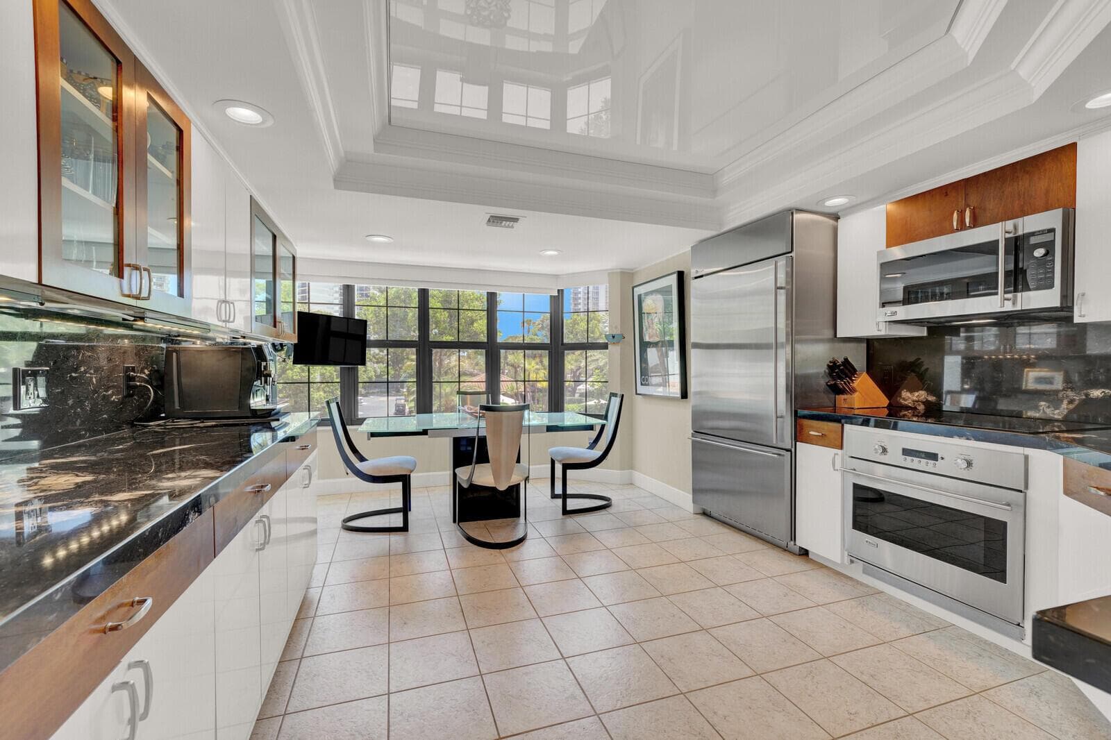 OPEN GOURMET QUARTZITE KITCHEN